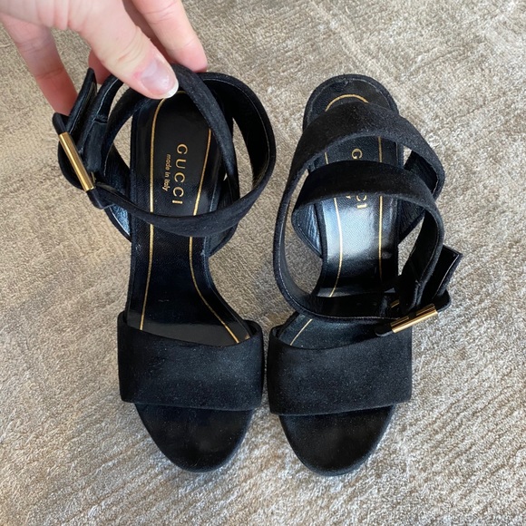 Black and Gold Gucci Studded Heels - Picture 3 of 13